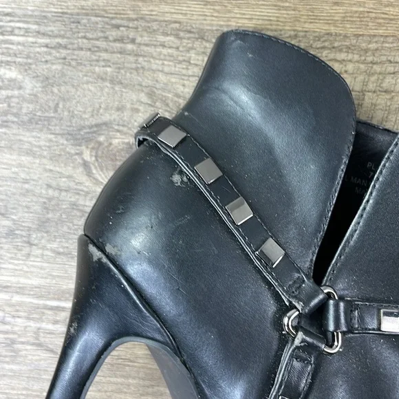 BCBGeneration Women’s Timoh Studded Pointed Toe Black Heeled Booties, size 7.5 - Picture 3 of 13